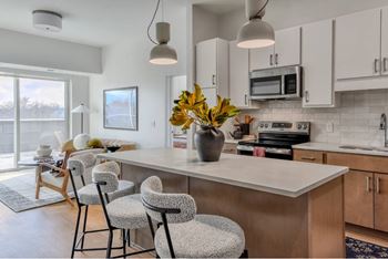 Kitchen island*